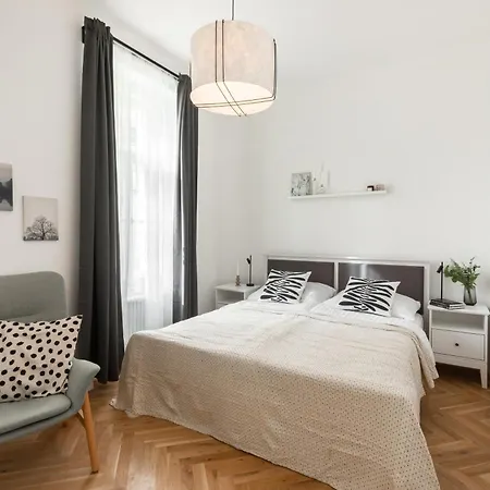 Urban One-bedroom 아파트 *